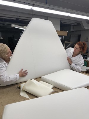 Перешив салонов лодок, катеров, яхт, катамаранов.