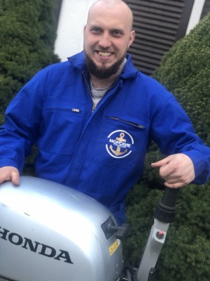 Обслуживание подвесных моторов от 15 л.с.